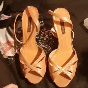 Soft pink open toe antonio melani sandal/pumps